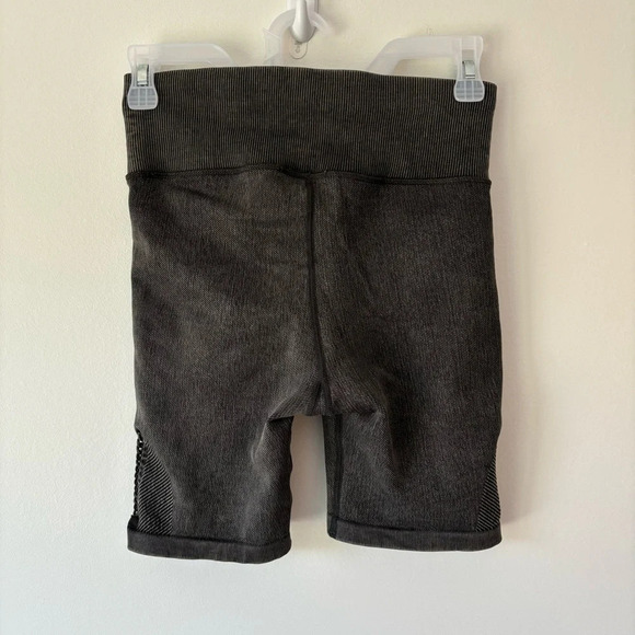 Aerie Offline 7 Inch Inseam Hi-Rise Biker Short Braid Detail Grey Athletic Sport - Picture 3 of 8